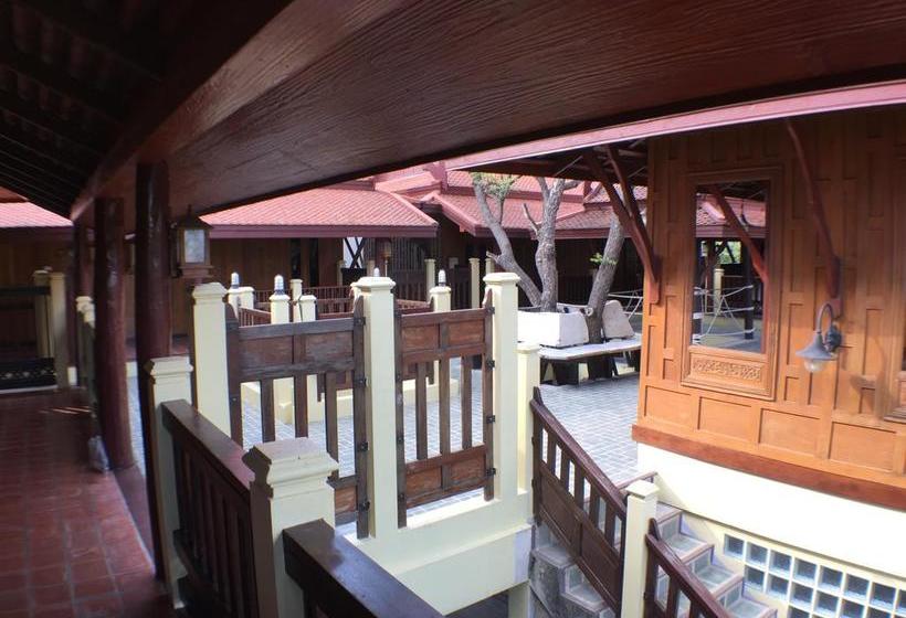 ホテル Luang Chumni Village