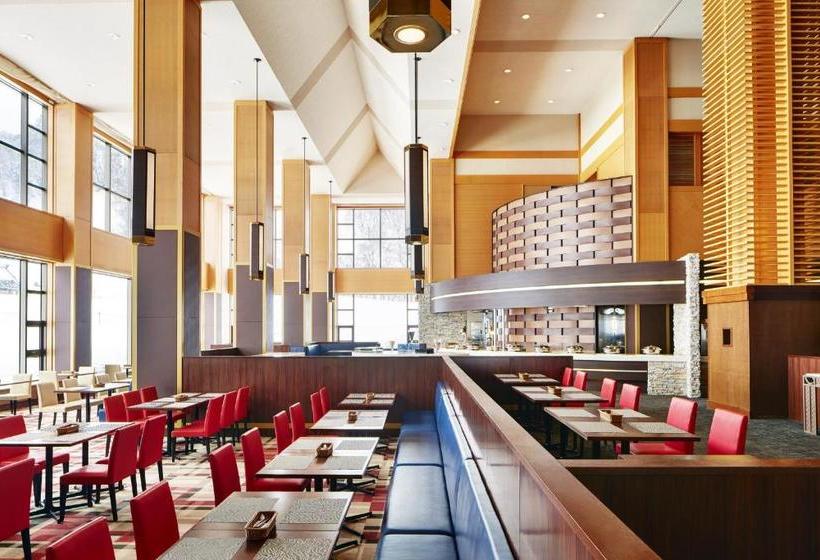 בית מלון כפרי Sheraton Hokkaido Kiroro Resort