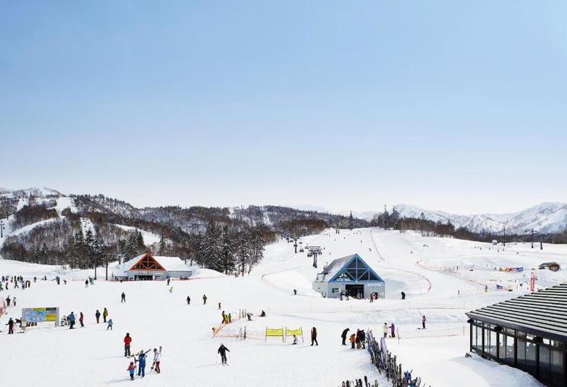 בית מלון כפרי Sheraton Hokkaido Kiroro Resort