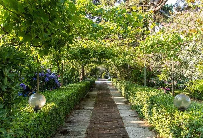 Hotelli Villa Hermes