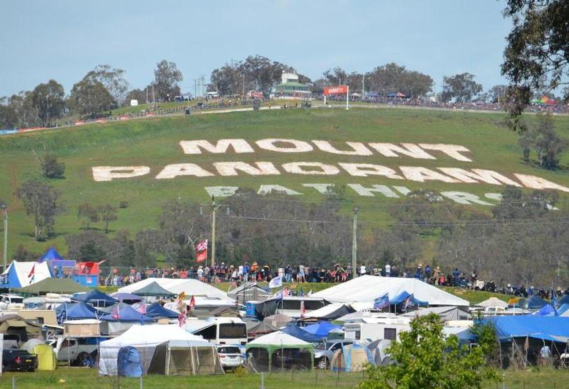 מוטל The Hallows Accommodation