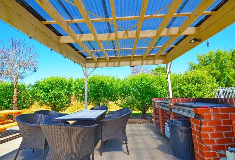 מוטל The Hallows Accommodation