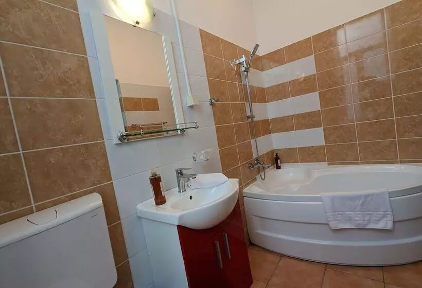 پانسیون Main Square Apartments & More