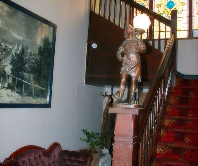 Southern Railway Hotel Goulburn