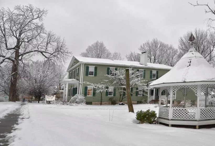 The Bed And Breakfast At Oliver Phelps