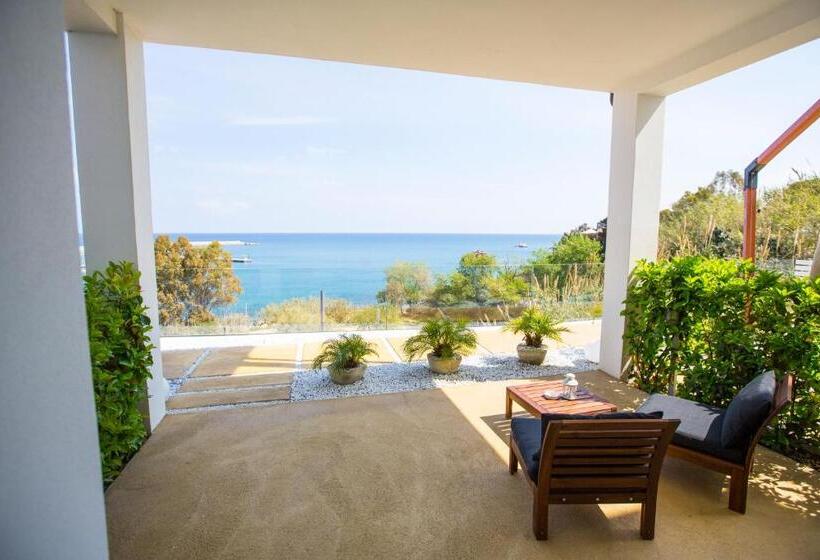 تختخواب و صبحانه A Tonnara