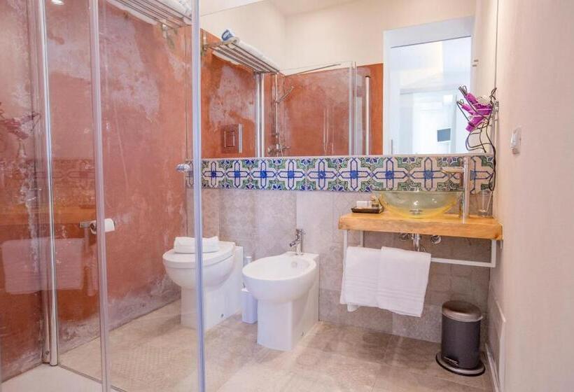 تختخواب و صبحانه A Tonnara