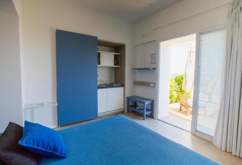 تختخواب و صبحانه A Tonnara