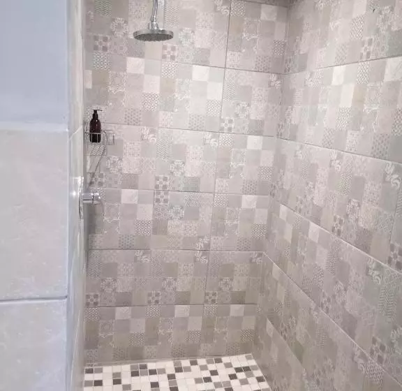 تختخواب و صبحانه Aanhuizen