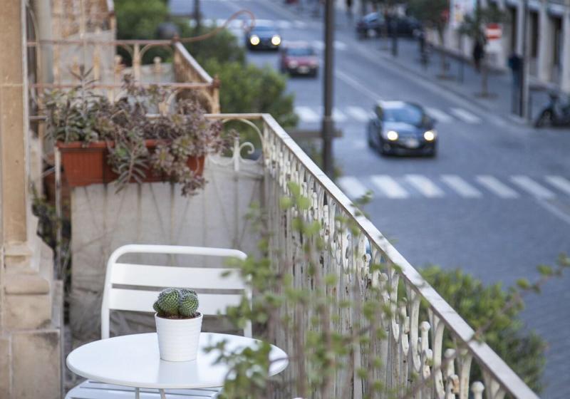 Bed and Breakfast Nostos Rooms & Apartments