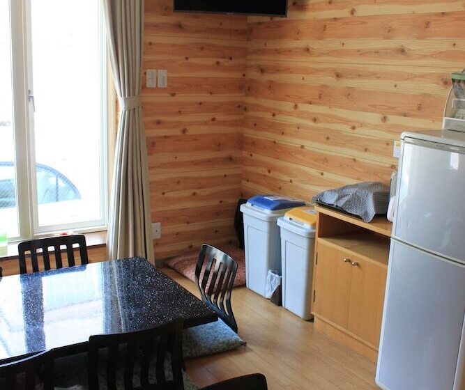 Hakodate Guesthouse Apple   Hostel