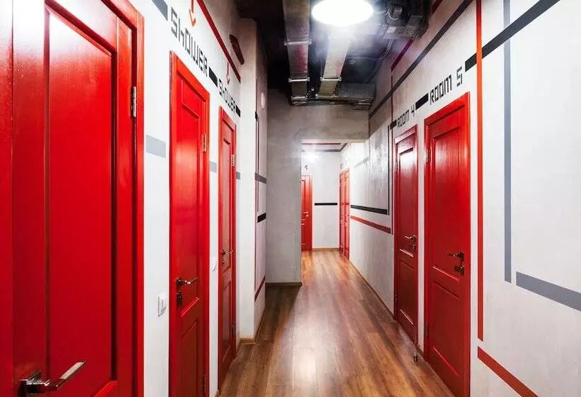 Hostel R.e.d