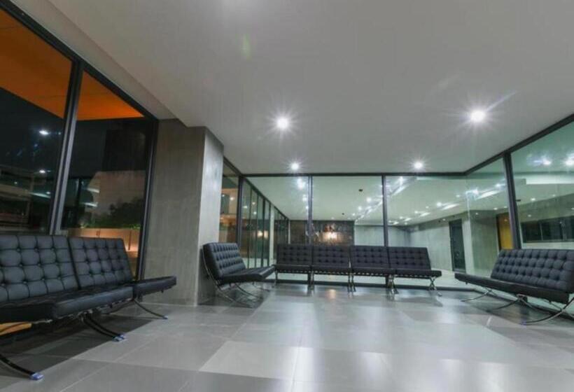 בית מלון כפרי B2 Khon Kaen Boutique & Budget