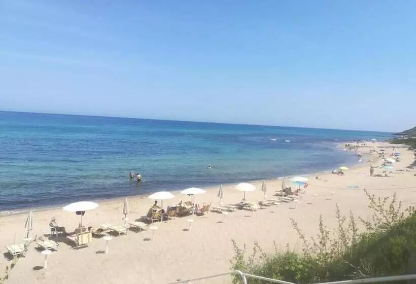 هتل Castelsardo Domus Beach