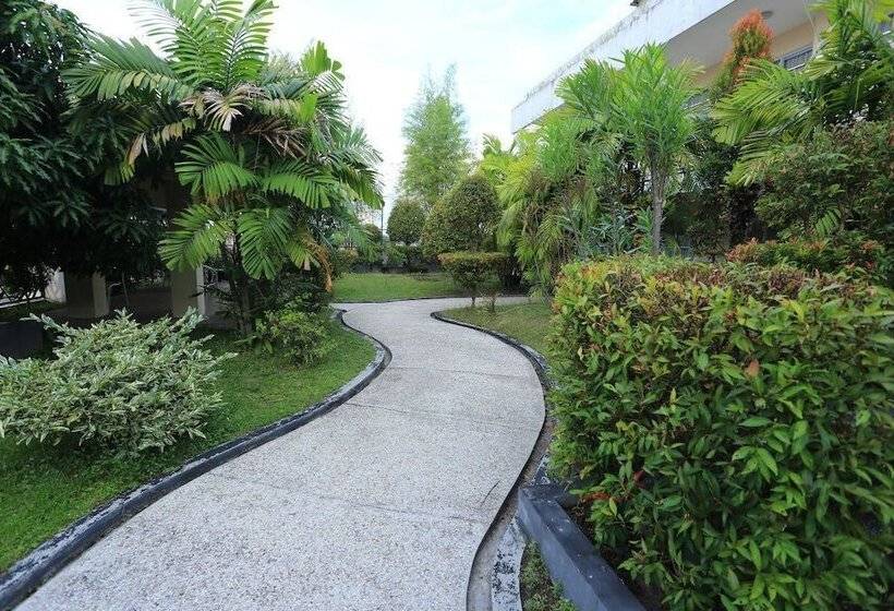 בית מלון כפרי Grand Hawaii