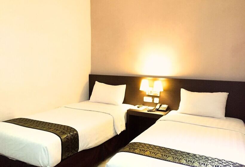 בית מלון כפרי Grand Hawaii