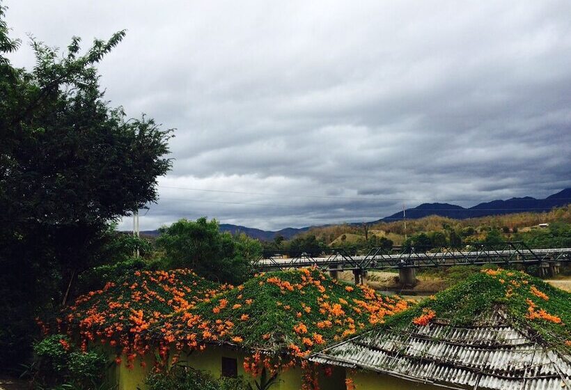 בית מלון כפרי Him Naam Pai Resort