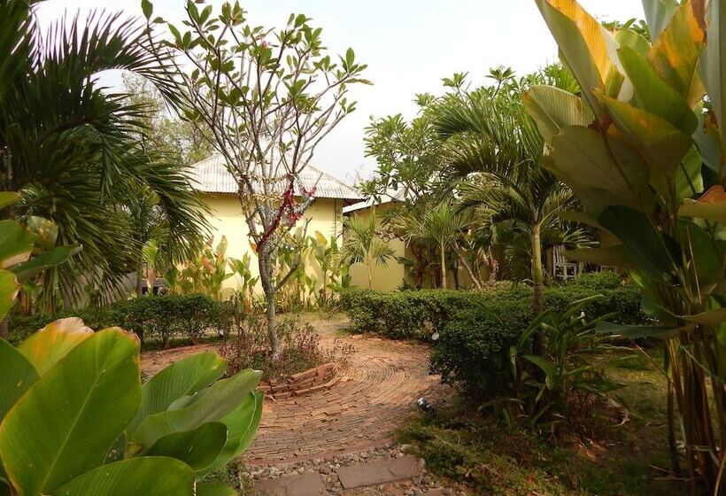 בית מלון כפרי Him Naam Pai Resort