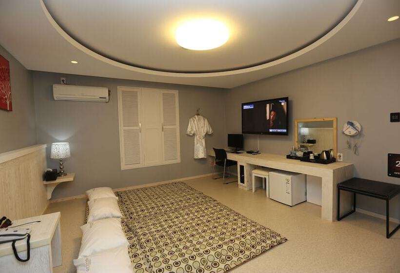 בית מלון כפרי Opera 21