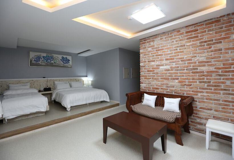 בית מלון כפרי Opera 21