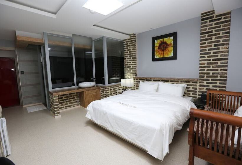 בית מלון כפרי Opera 21