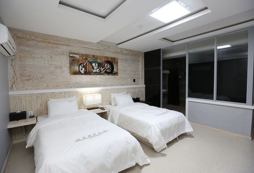 בית מלון כפרי Opera 21