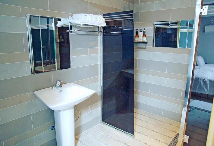 בית מלון כפרי Opera 21