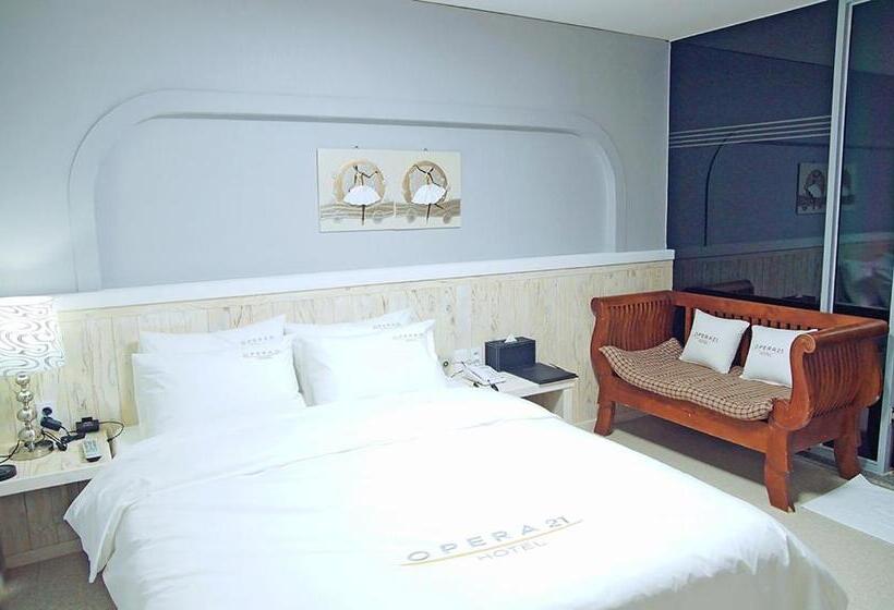 בית מלון כפרי Opera 21