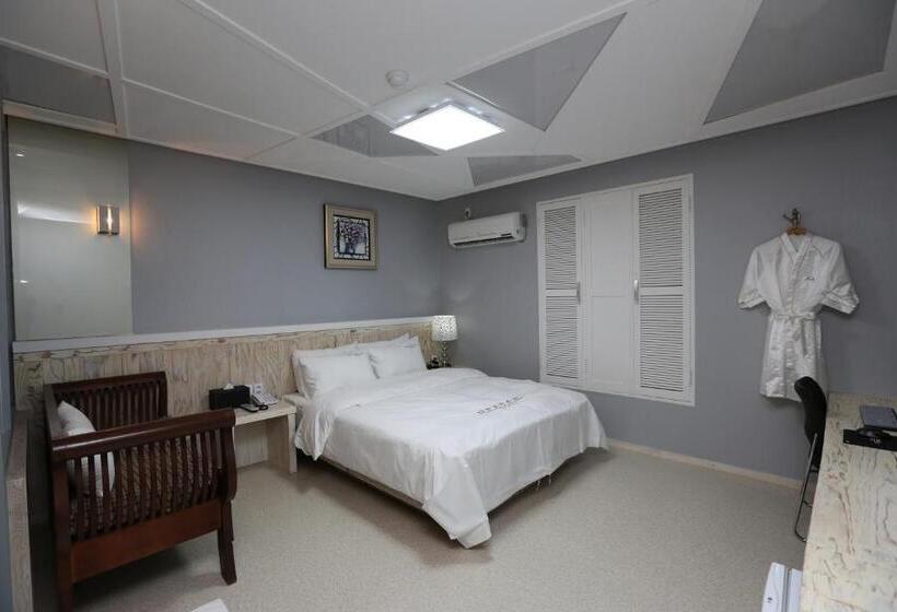 בית מלון כפרי Opera 21