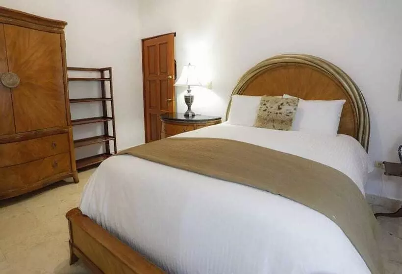 Hotelli Hostal Del Mar