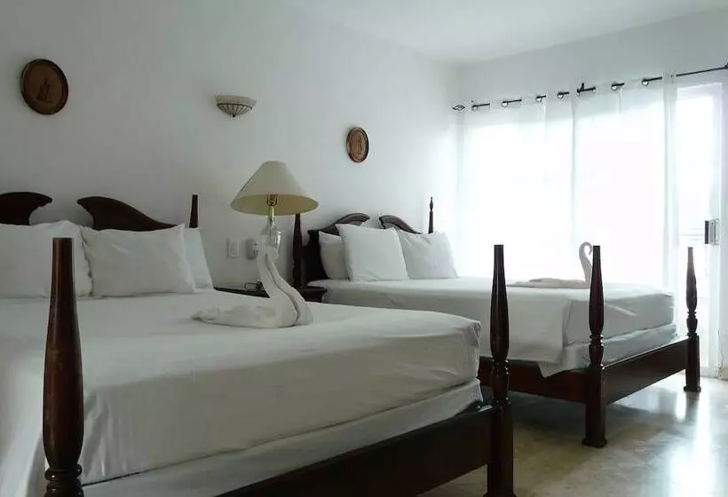 Hotelli Hostal Del Mar