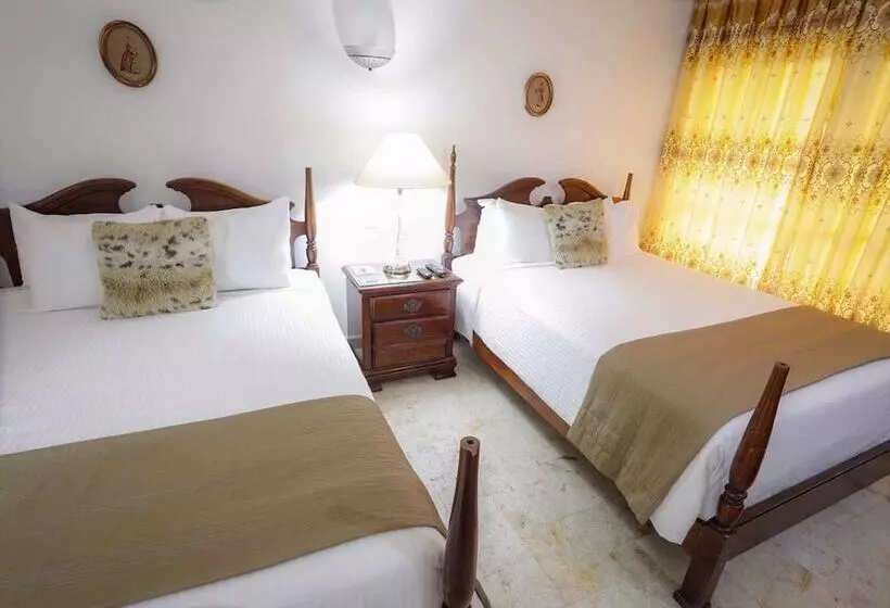 Hotelli Hostal Del Mar