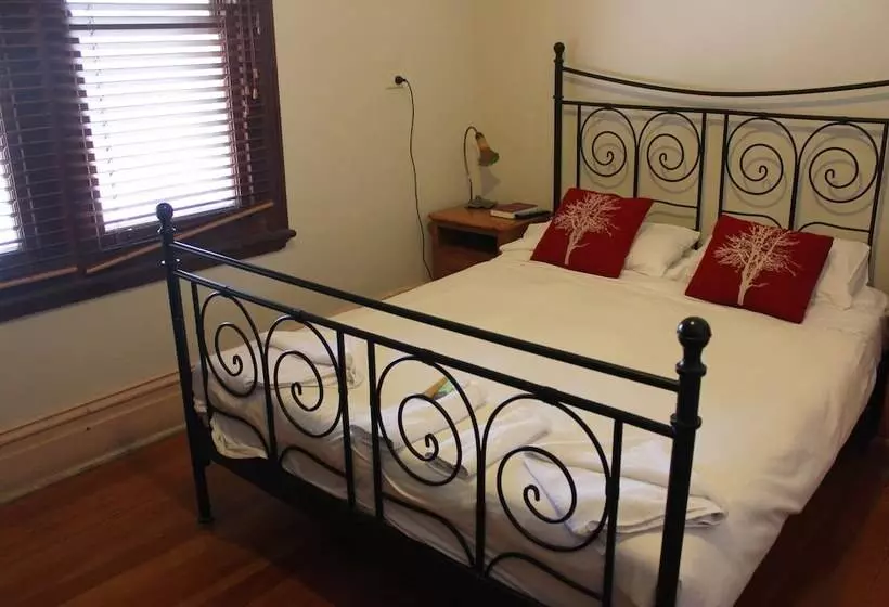 Majatalo Burwood Bed And Breakfast