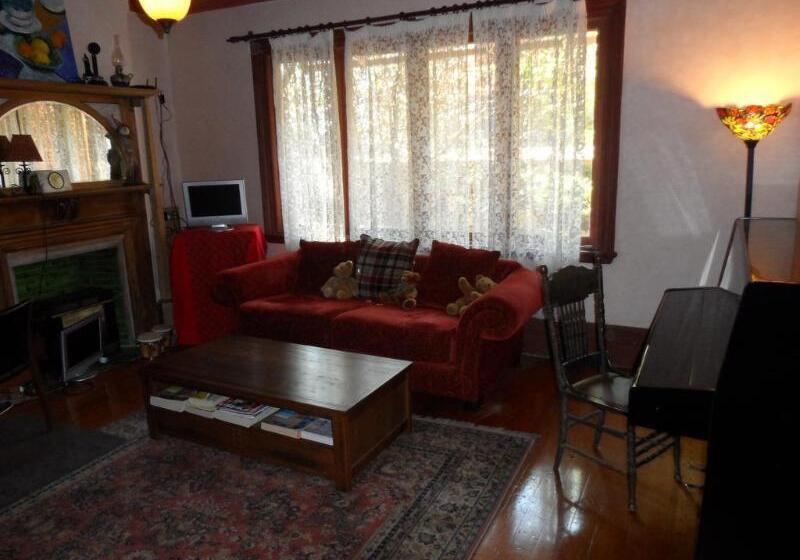 פנסיון Burwood Bed And Breakfast