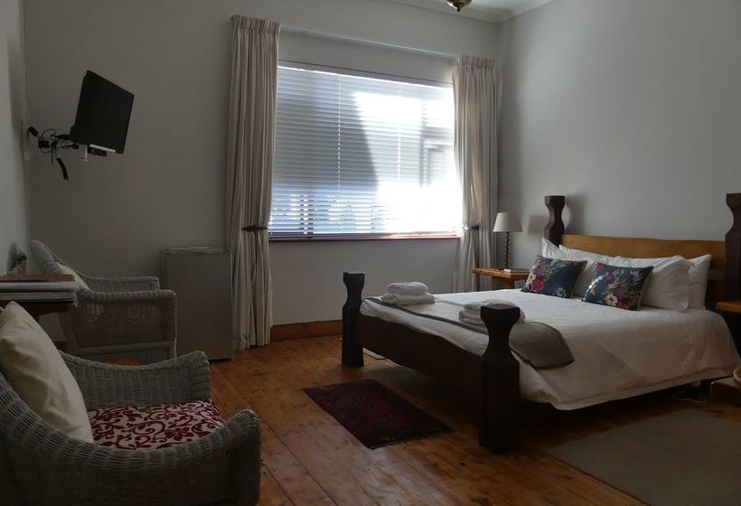 פנסיון Heriot Manor Guest House