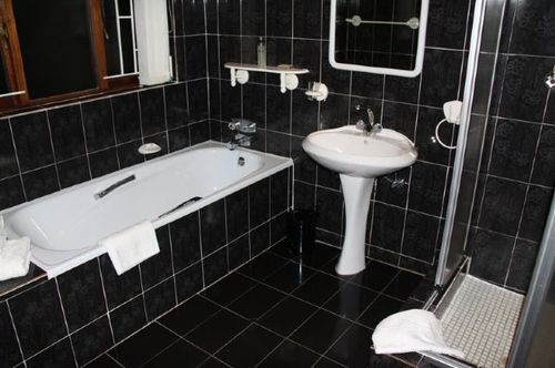 פנסיון Heriot Manor Guest House