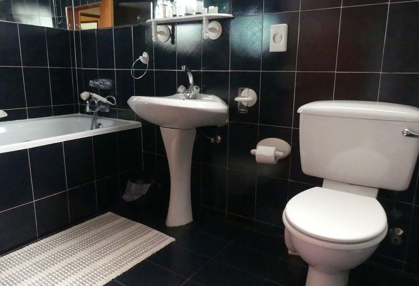 פנסיון Heriot Manor Guest House