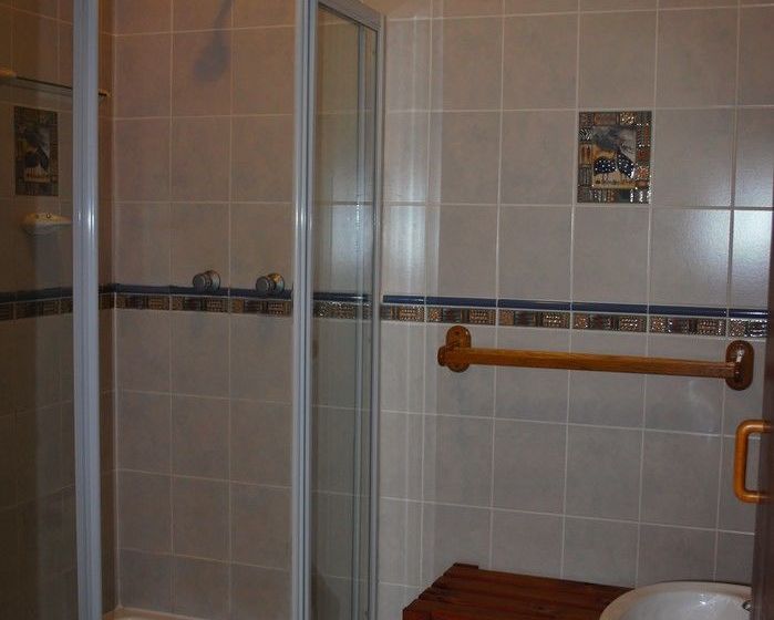 פנסיון Heriot Manor Guest House