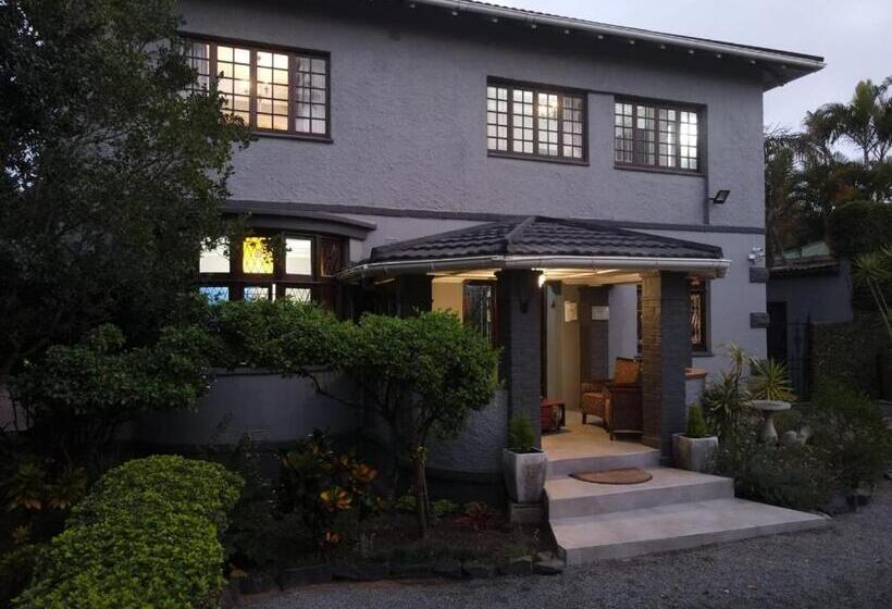 פנסיון Palm Tree Manor