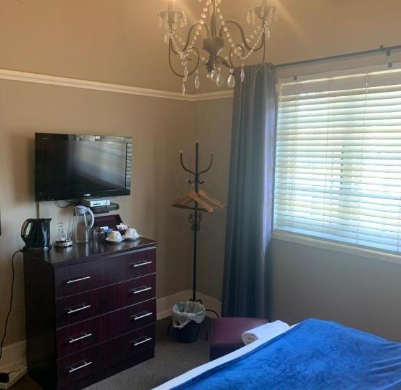 פנסיון Palm Tree Manor