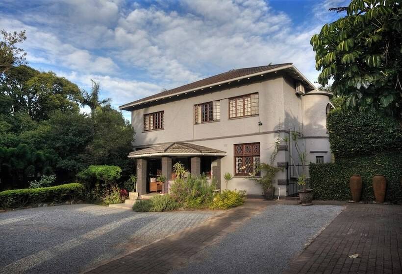 פנסיון Palm Tree Manor