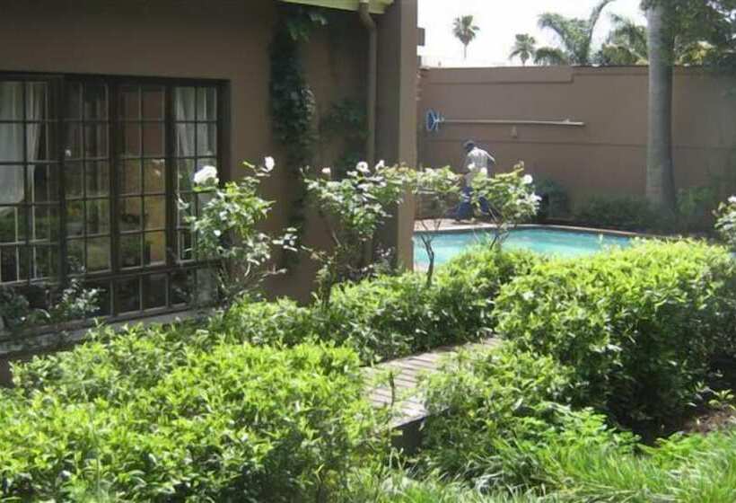 פנסיון Palm Tree Manor