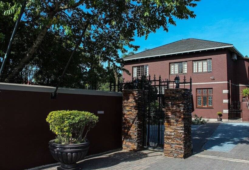 פנסיון Palm Tree Manor