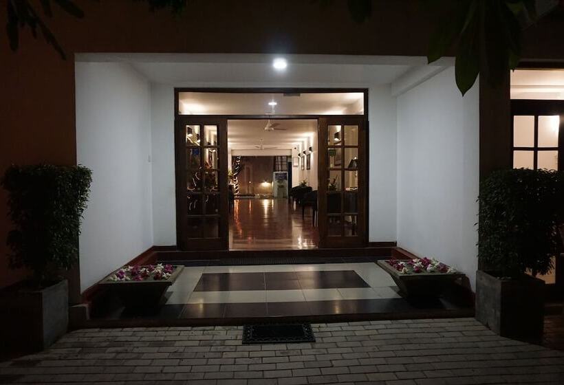 The Villa In Lavinia