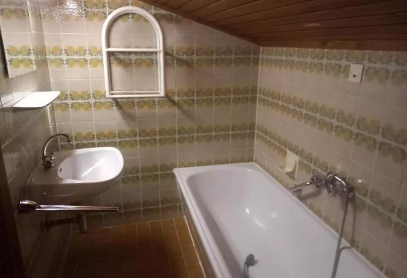 تختخواب و صبحانه Haus Alpina By Châtel Reizen