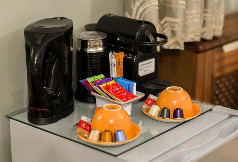 تختخواب و صبحانه Sea View D4