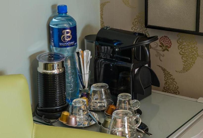 تختخواب و صبحانه Sea View D4