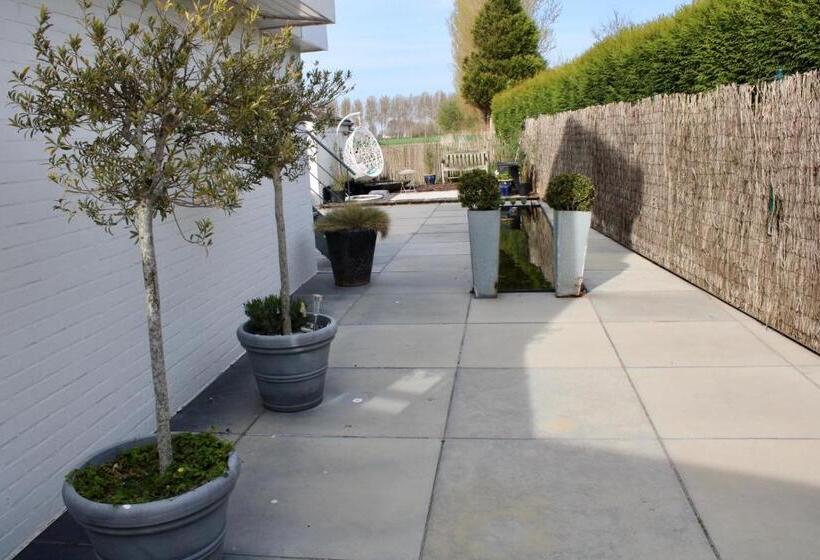 مبيت وإفطار Art Hill