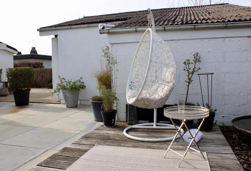 مبيت وإفطار Art Hill