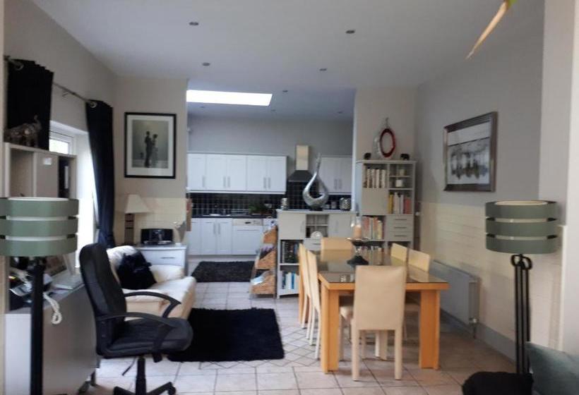 Bed and Breakfast The Dell Dublin